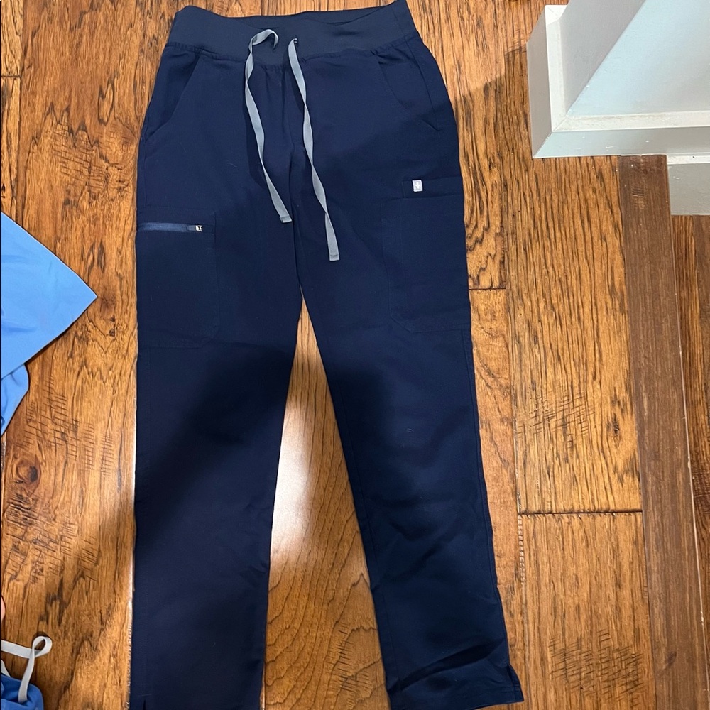 Figs yola pant. Navy blue.